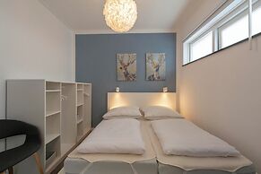 Beautiful Home With Garden