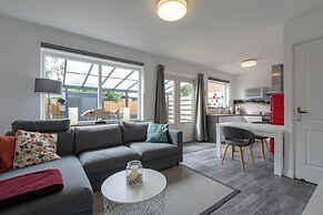 Beautiful Home With Garden