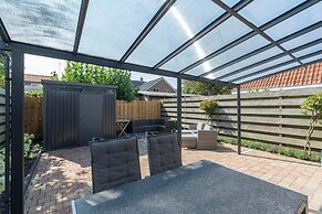 Beautiful Home With Garden