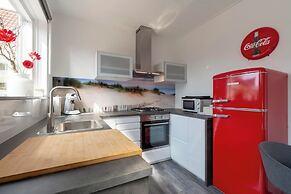 Beautiful Home With Garden