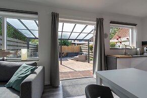 Beautiful Home With Garden