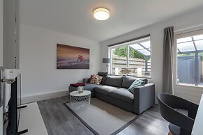 Beautiful Home With Garden