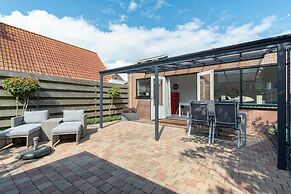 Beautiful Home With Garden