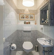 Gorgeous Seaside Apartment