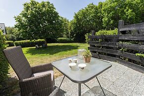 Cozy Texel Retreat With Garden