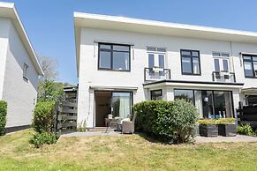 Cozy Texel Retreat With Garden