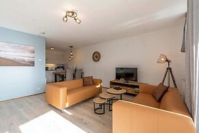 Apartment by Dutch Beach Pet-friendly