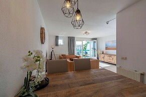 Apartment by Dutch Beach Pet-friendly