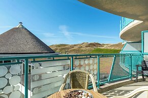 Apartment by Dunes With Balcony Views