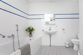 Seaside Elegant Apartment With Terrace