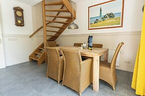 Pretty Holiday Home With Garden