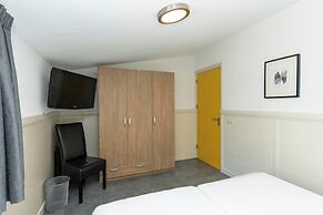 Pretty Holiday Home With Garden