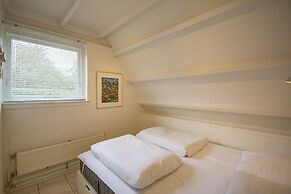 Radiant Seaside Holiday Home