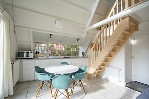 Radiant Seaside Holiday Home