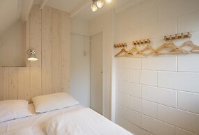 Radiant Seaside Holiday Home