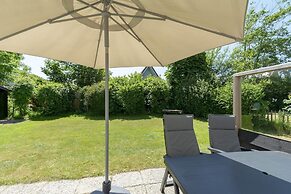 Radiant Seaside Holiday Home