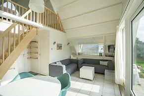 Radiant Seaside Holiday Home