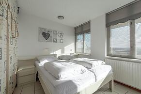 Lovely Apartment Beachside With Balcony