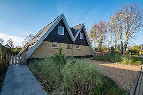 Luxury Holiday Home by Seaside and Dunes