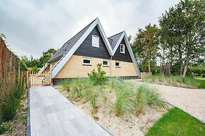Luxury Holiday Home by Seaside and Dunes