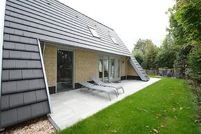 Luxury Holiday Home by Seaside and Dunes