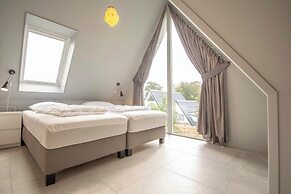 Luxury Holiday Home by Seaside and Dunes