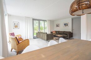 Luxury Holiday Home by Seaside and Dunes