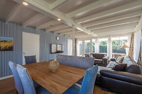 Modern Home Near Beach