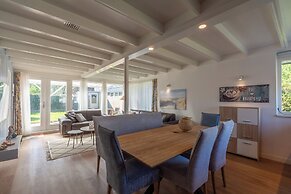 Modern Home Near Beach