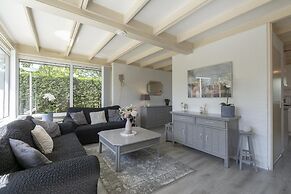 Welcoming Bungalow With Garden