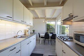 Welcoming Bungalow With Garden