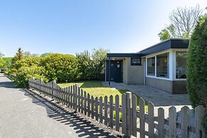 Welcoming Bungalow With Garden