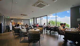 JBAY Beachfront Boutique Hotel