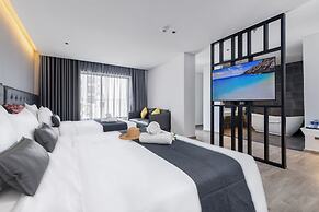 JBAY Beachfront Boutique Hotel