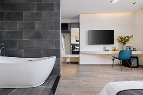 JBAY Beachfront Boutique Hotel