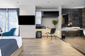 JBAY Beachfront Boutique Hotel