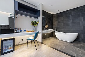 JBAY Beachfront Boutique Hotel