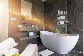 JBAY Beachfront Boutique Hotel