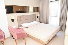 Farmhouse Residency Malad