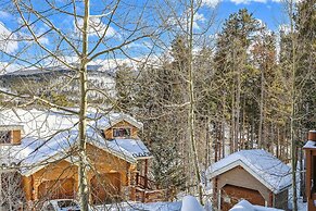4 Bedroom Townhome Near Snowflake Lift - Walk to Slopes!