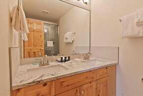 5 Bedroom Luxury Townhome Near Snowflake Lift in Breckenridge - Walk t