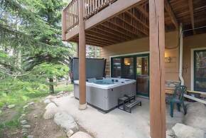 5 Bedroom Luxury Townhome Near Snowflake Lift in Breckenridge - Walk t