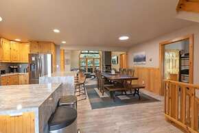 5 Bedroom Luxury Townhome Near Snowflake Lift in Breckenridge - Walk t