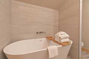 5 Bedroom Luxury Townhome Near Snowflake Lift in Breckenridge - Walk t