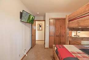 Premier 2 Bedroom Townhome Across From Snowflake Lift - Walk to Lifts