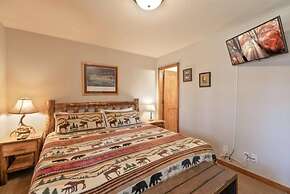 Premier 2 Bedroom Townhome Across From Snowflake Lift - Walk to Lifts