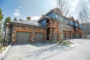 Premier 2 Bedroom Townhome Across From Snowflake Lift - Walk to Lifts
