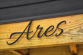 ARES Treehouse Fredericksburg