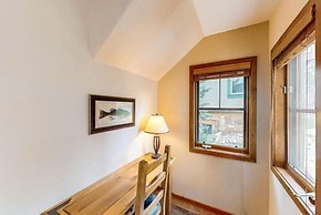 Renovated 2 Bedroom Condo Next to Snowflake Lift - Walk to Lifts and T