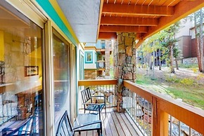 Renovated 2 Bedroom Condo Next to Snowflake Lift - Walk to Lifts and T